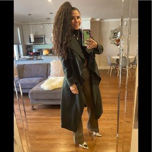 BRAND NEW BURBERRY WOOL COAT IN PINE GREEN!!😍😍 Comes W/Out Tags & W/Out Belt!